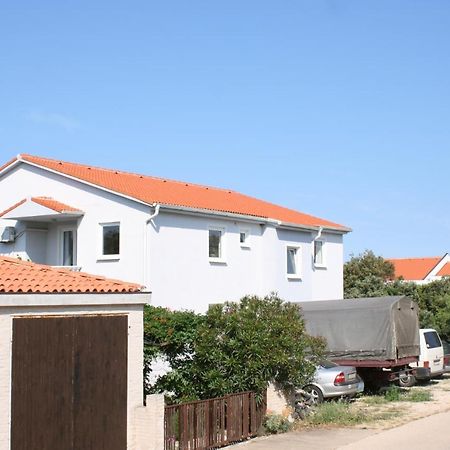 Apartments With A Parking Space Mandre, Pag - 6405 Kolan Kültér fotó