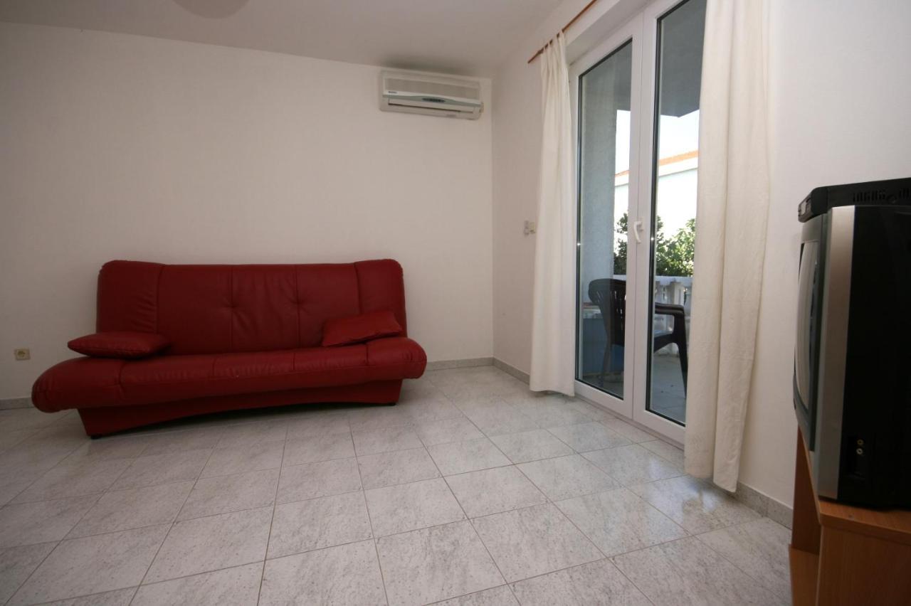 Apartments With A Parking Space Mandre, Pag - 6405 Kolan Kültér fotó