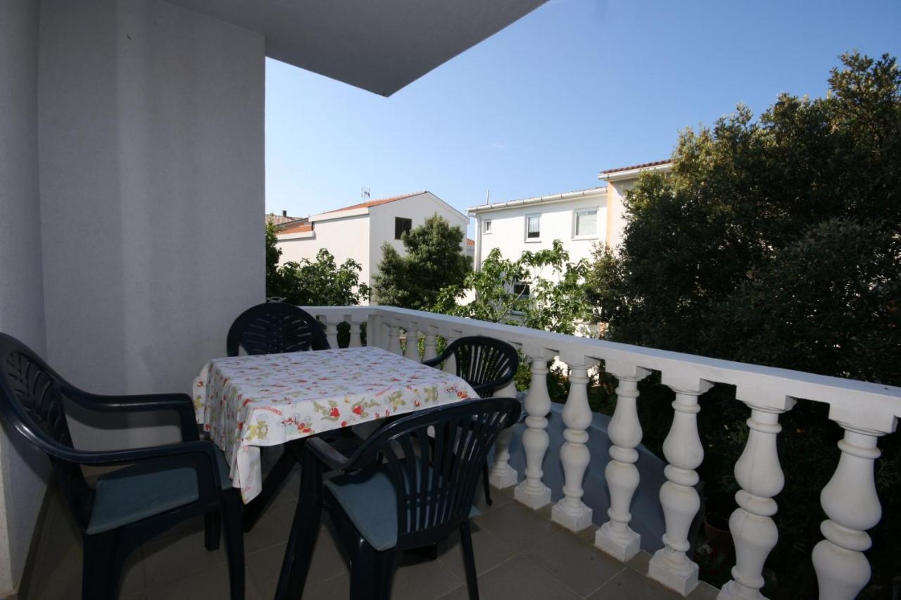 Apartments With A Parking Space Mandre, Pag - 6405 Kolan Kültér fotó