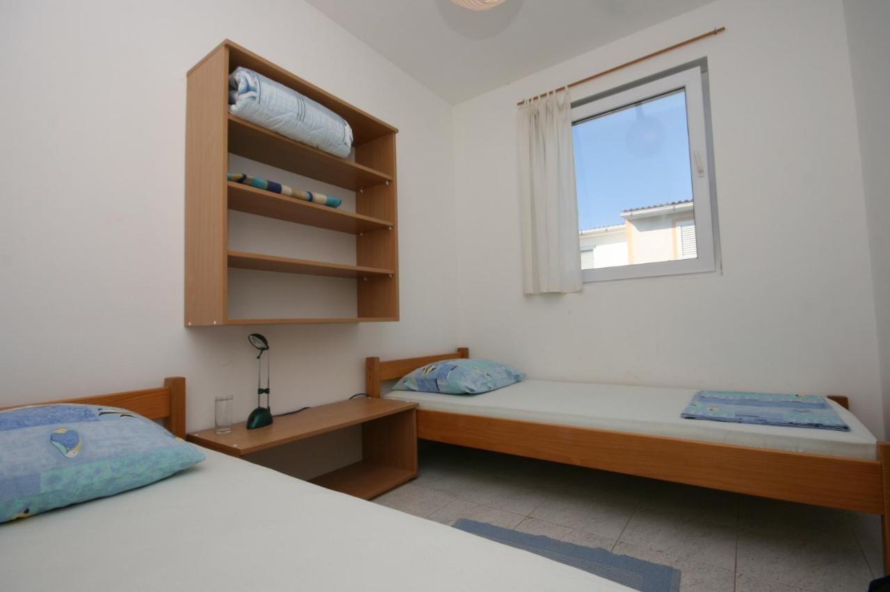 Apartments With A Parking Space Mandre, Pag - 6405 Kolan Kültér fotó