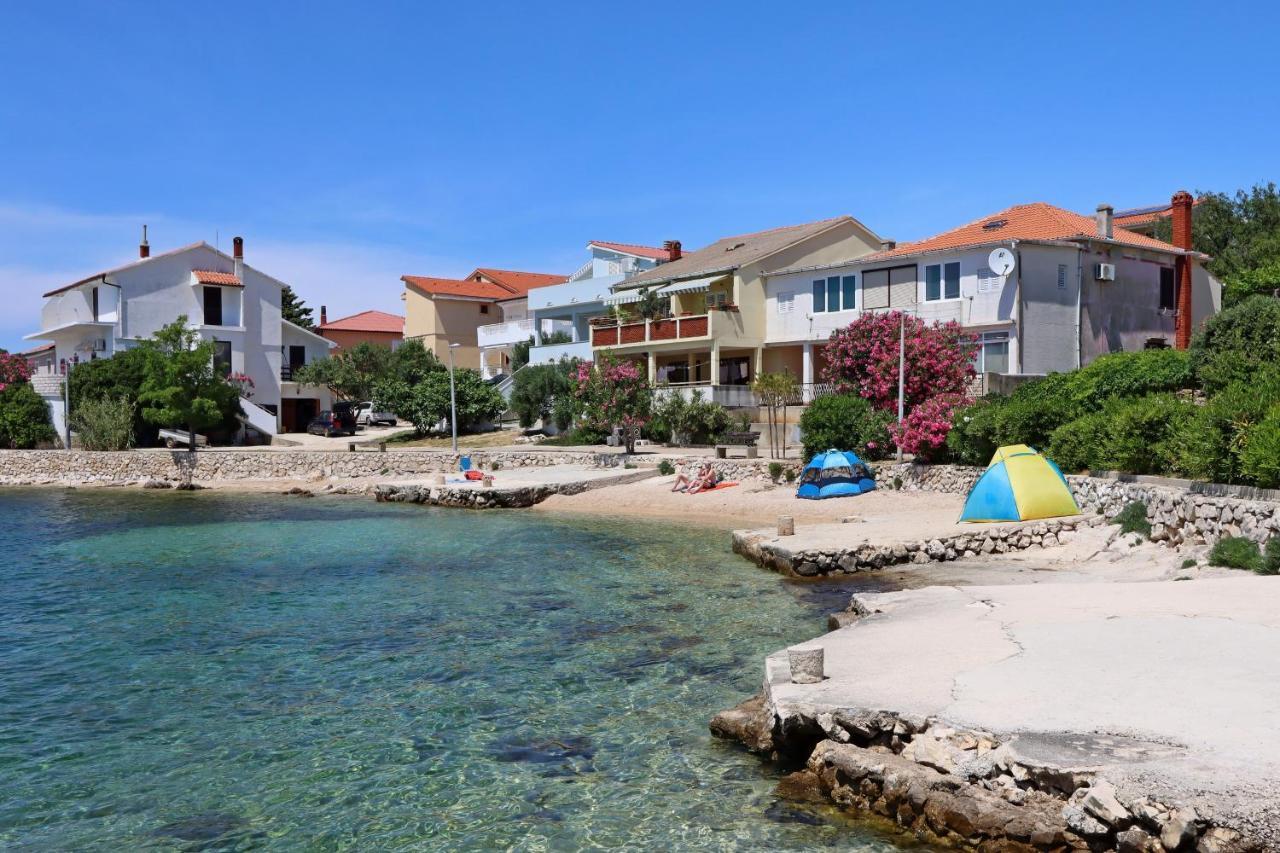 Apartments With A Parking Space Mandre, Pag - 6405 Kolan Kültér fotó